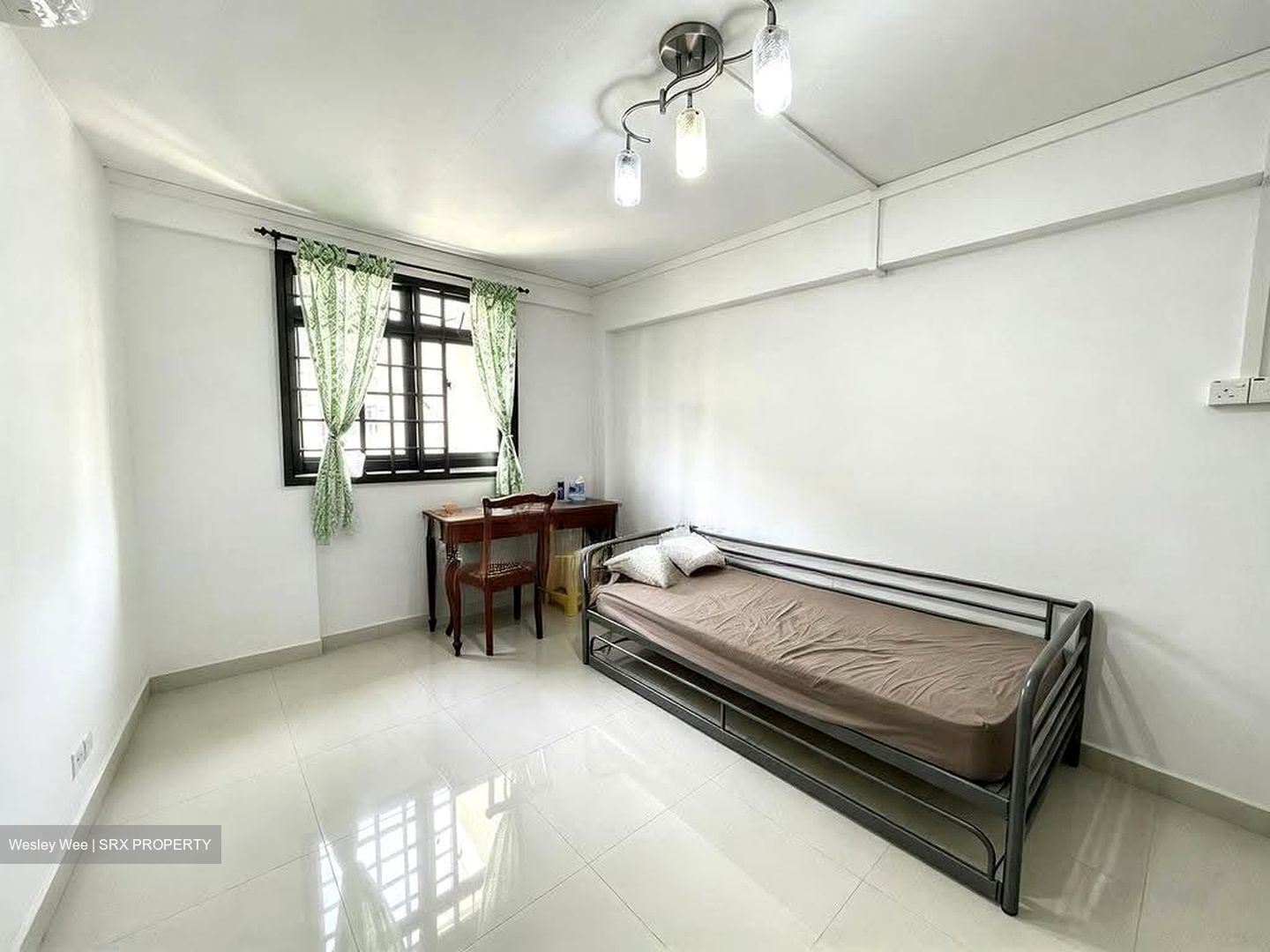 Blk 100 Crescent View (Queenstown), HDB 2 Rooms #634935421
